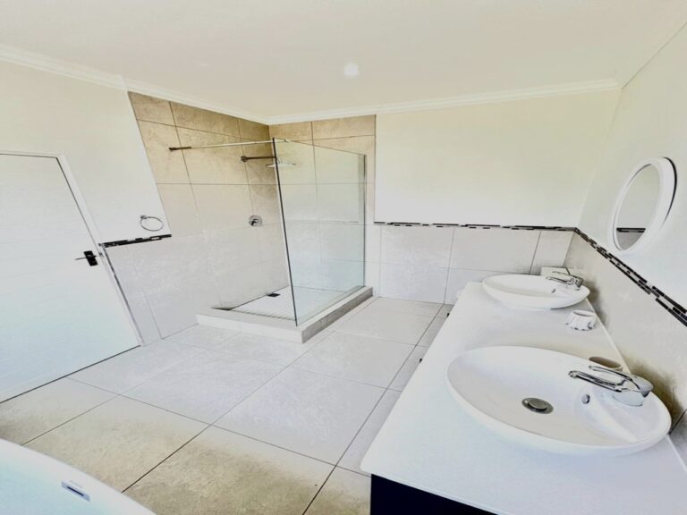 WhatsApp Image 2025-08-29 at 15.50.08 (3)