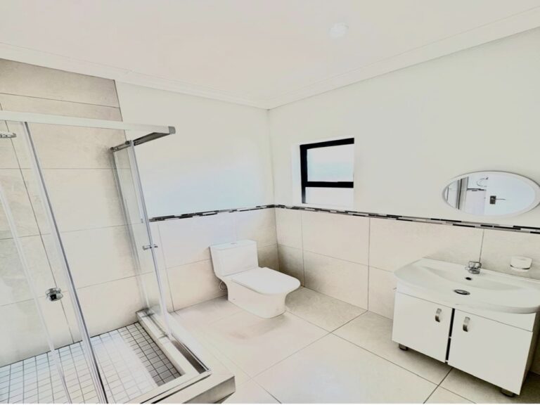 WhatsApp Image 2025-08-29 at 15.50.09 (2) (1)